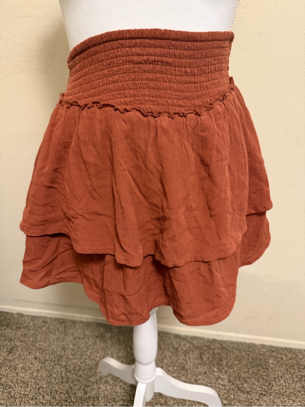 HOLLISTER Rust Smocked Waist Tiered Ruffle Mini Skirt Size Small NWT